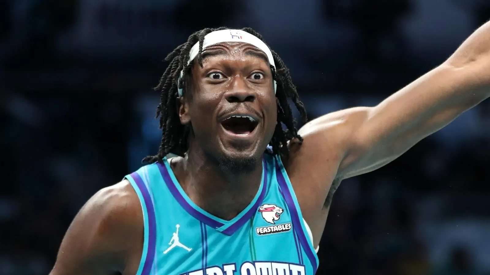 Suns Land Mark Williams in Trade with Hornets