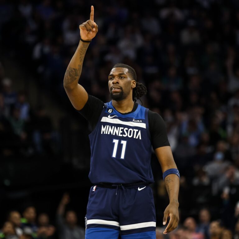 naz reid signs extension